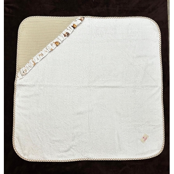 Capa de Baño para Bebé – Suavidad y Detalles Artesanales - Imagen 2