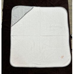 Capa de Baño para Bebé – Suavidad y Estilo Artesanal - Imagen 2