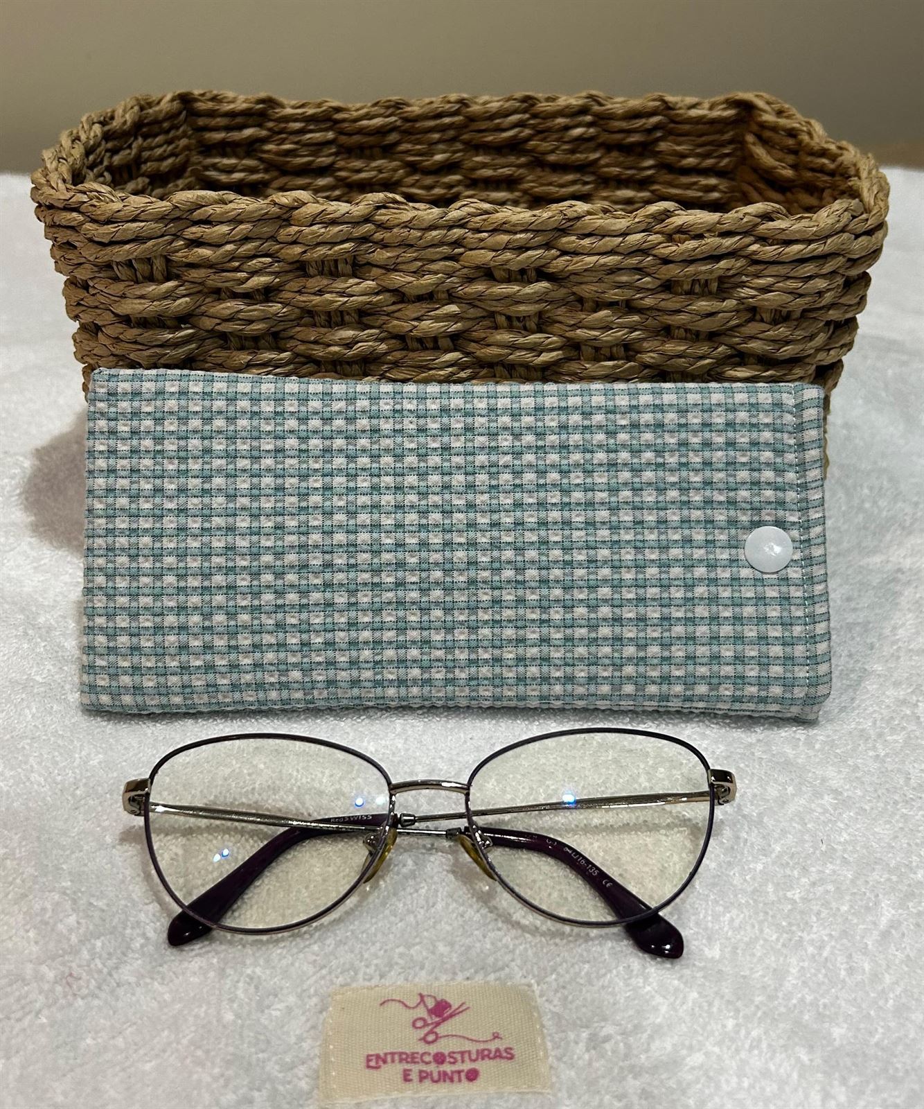 Funda de Gafas Artesanal – Cuadros Vichy Verde Agua - Imagen 1